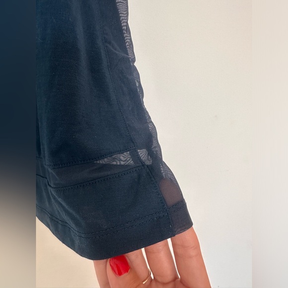 Athleta Navy Top - Picture 4 of 5